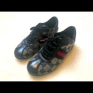 Gucci boy’s shoes (Navy Blue)
